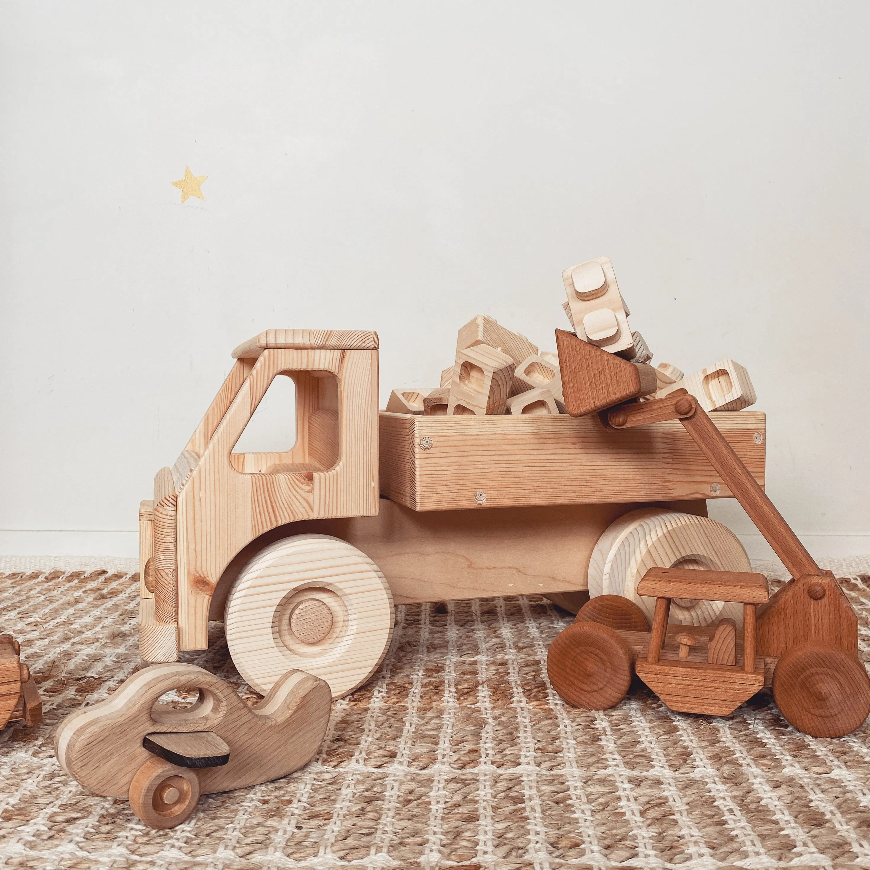 Extra Large Wooden Toy Truck With Blocks - Junior